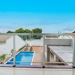 Sobrado Luxuoso C/ 3 Suites E Piscina Quente