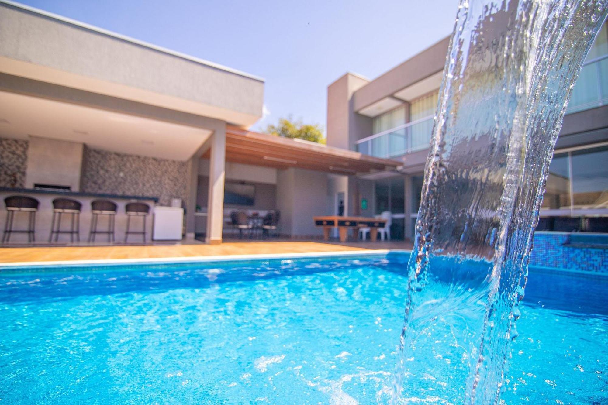 Sobrado Luxuoso C/ 3 E Piscina Quente Casa de férias