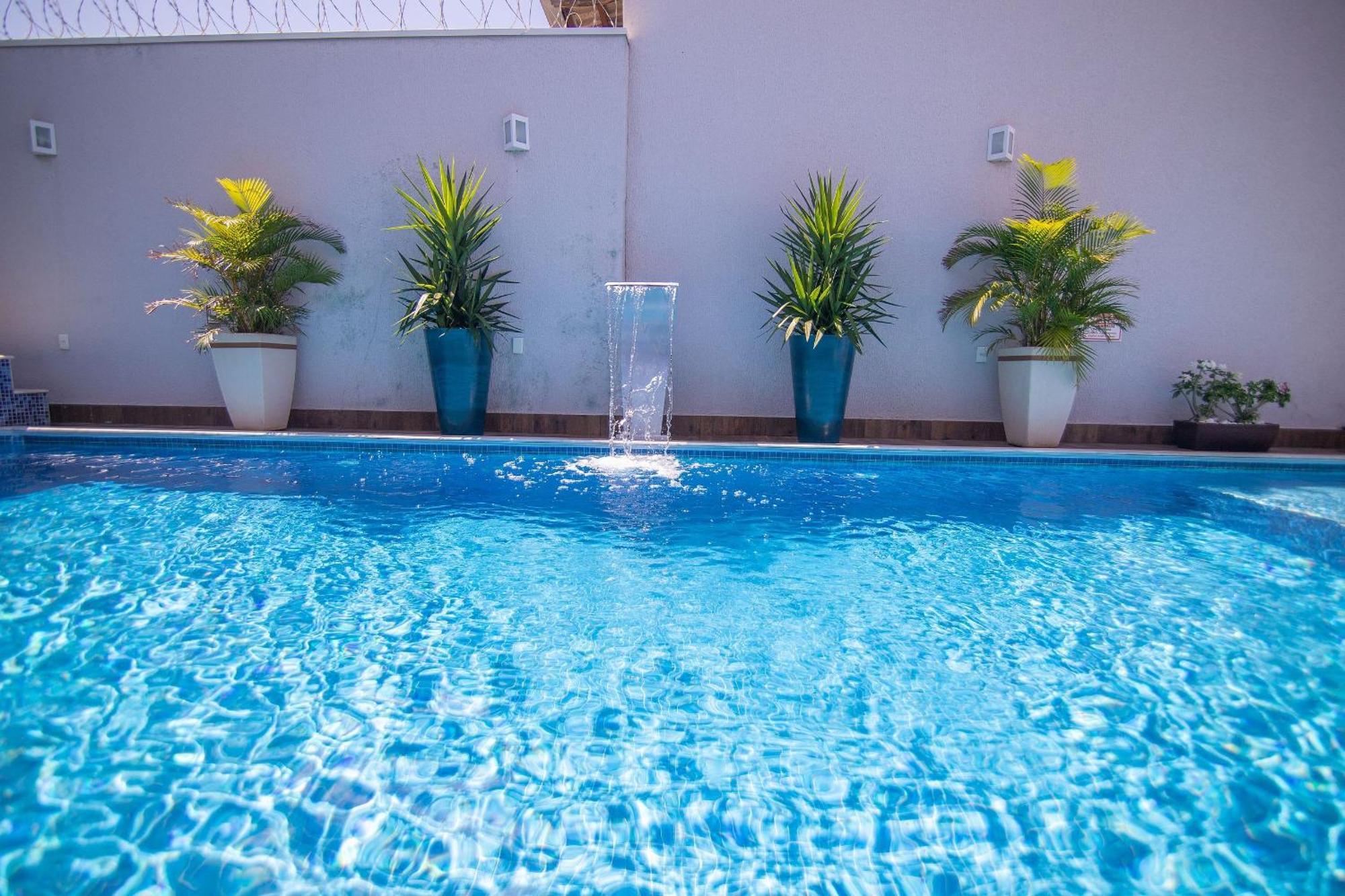Sobrado Luxuoso C/ 3 E Piscina Quente Casa de férias Caldas Novas