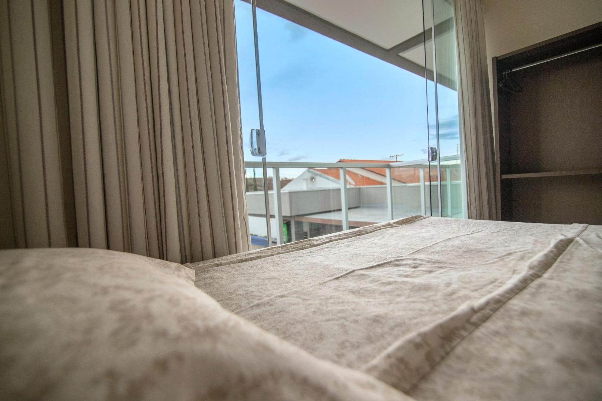 Sobrado Luxuoso C/ 3 E Piscina Quente * Caldas Novas