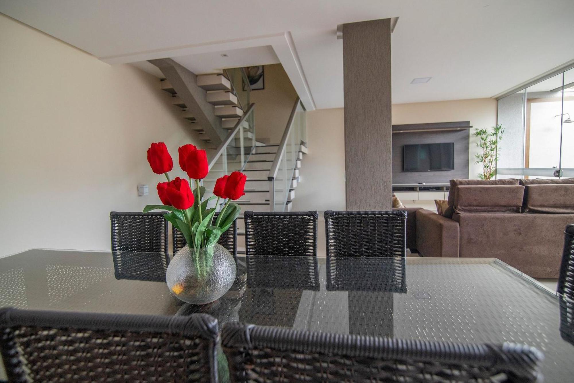 Sobrado Luxuoso C/ 3 E Piscina Quente Casa de férias