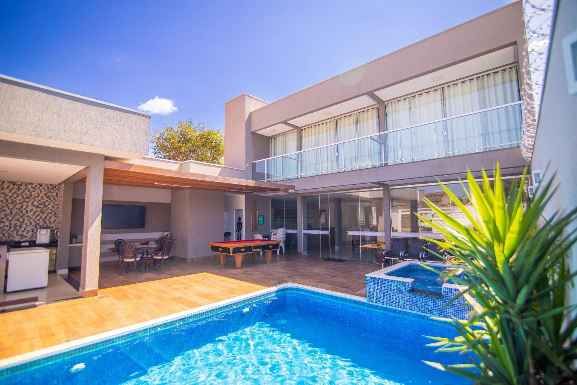 Casa de férias Sobrado Luxuoso C/ 3 E Piscina Quente Caldas Novas