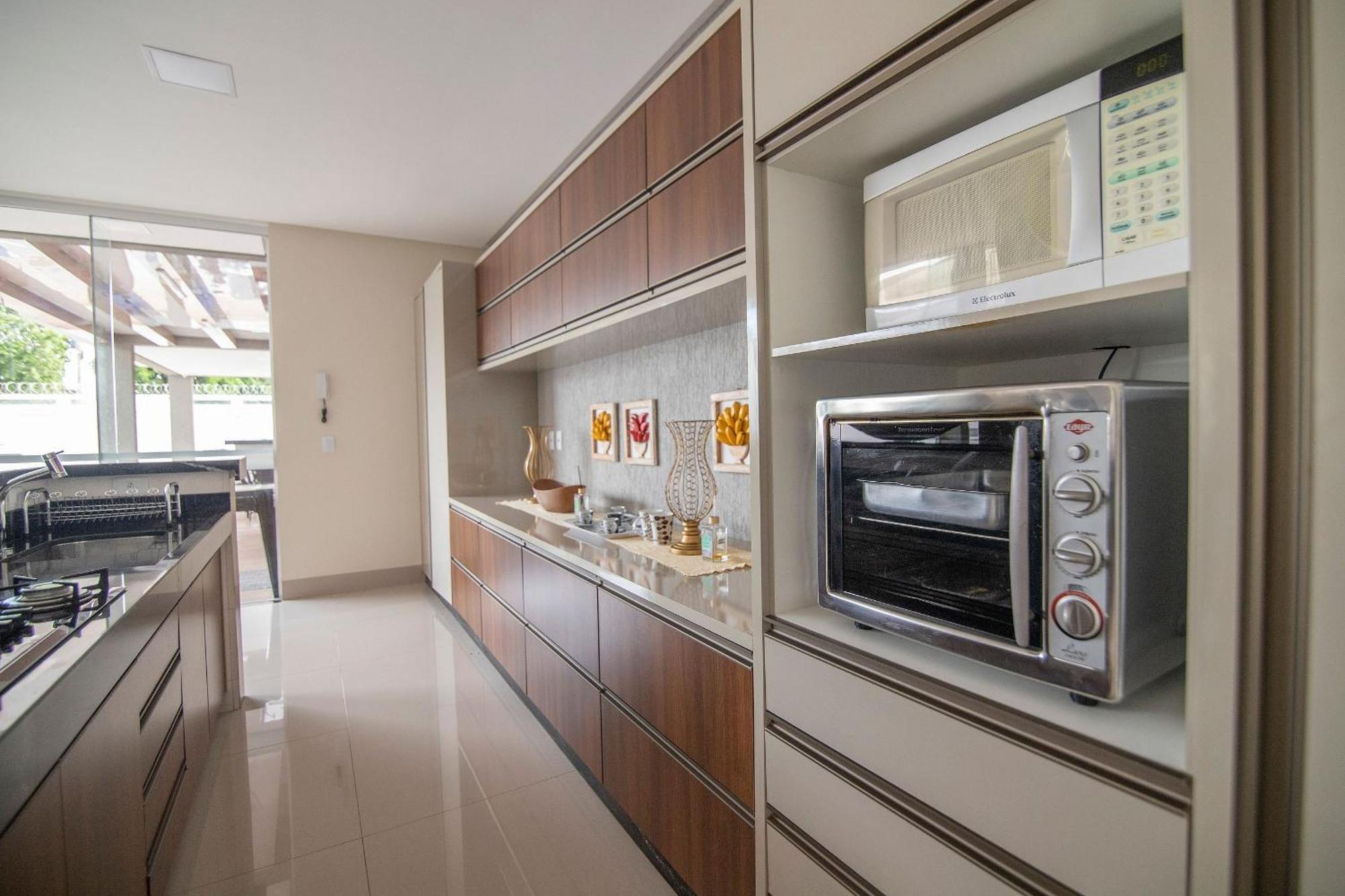 Sobrado Luxuoso C/ 3 E Piscina Quente